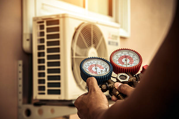 Professional Hvac Installation technician working in Du Pont, GA